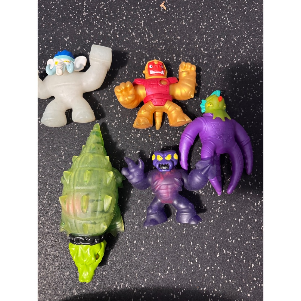 Hero's of goo jit zu action figure